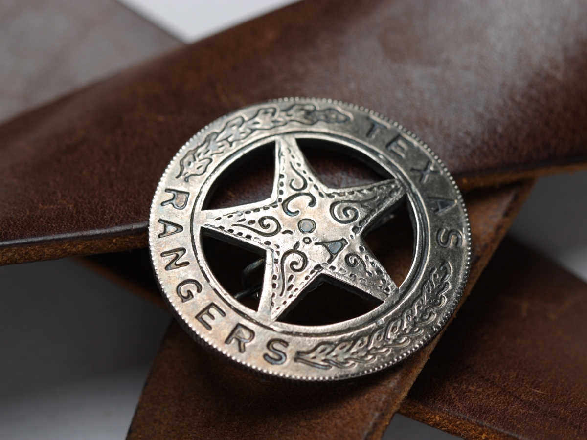 Texas Rangers star with leather buckle - Texas News, Places, Food, Recreation, and Life.