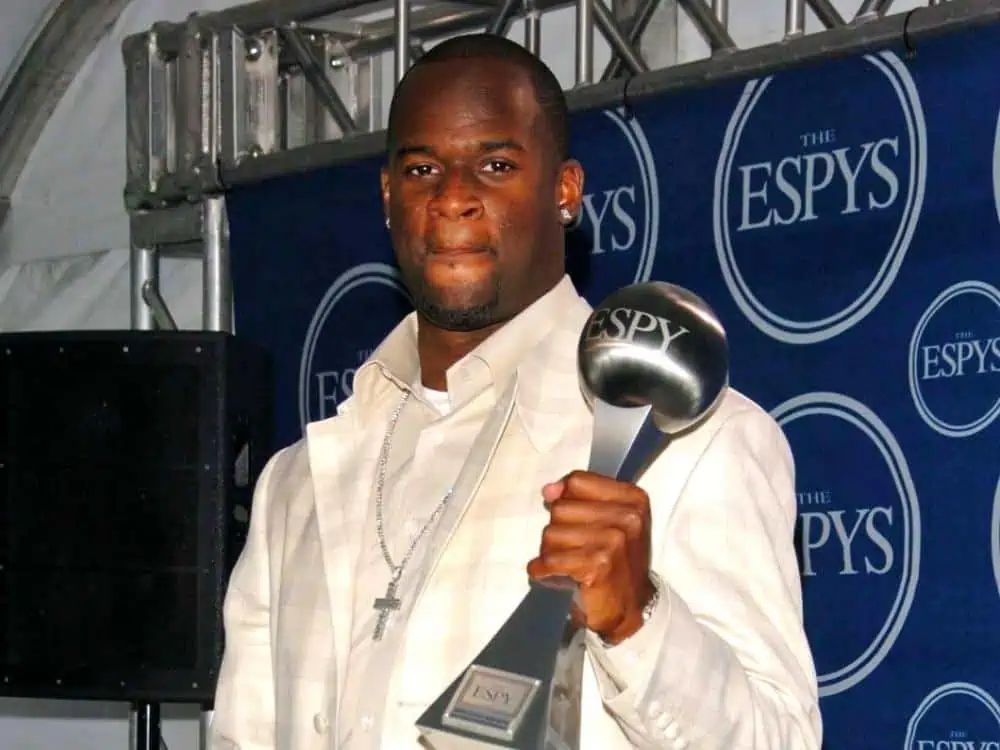 Vince Young In The Press Room At Espns 2006 Espy Awards. Kodak Theatre Hollywood Ca. 07 12 06