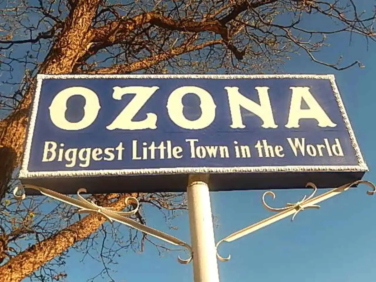 Ozona Texas town sign. - Texas View