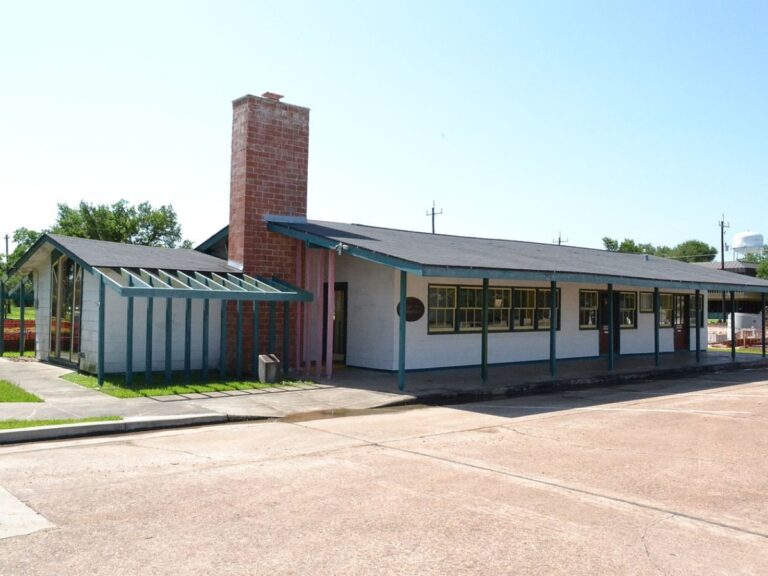 Alden B Dow Office Lake Jackson TX. - Texas View