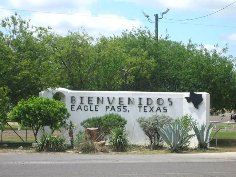 Bienvenidos Eagle Pass TX. - Texas View