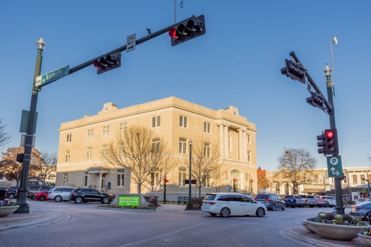 MCKINNEY TEXAS UNITED STATES Dec 28 2018 A view of a building on a corner captured in McKinney Texas United States. - Texas View