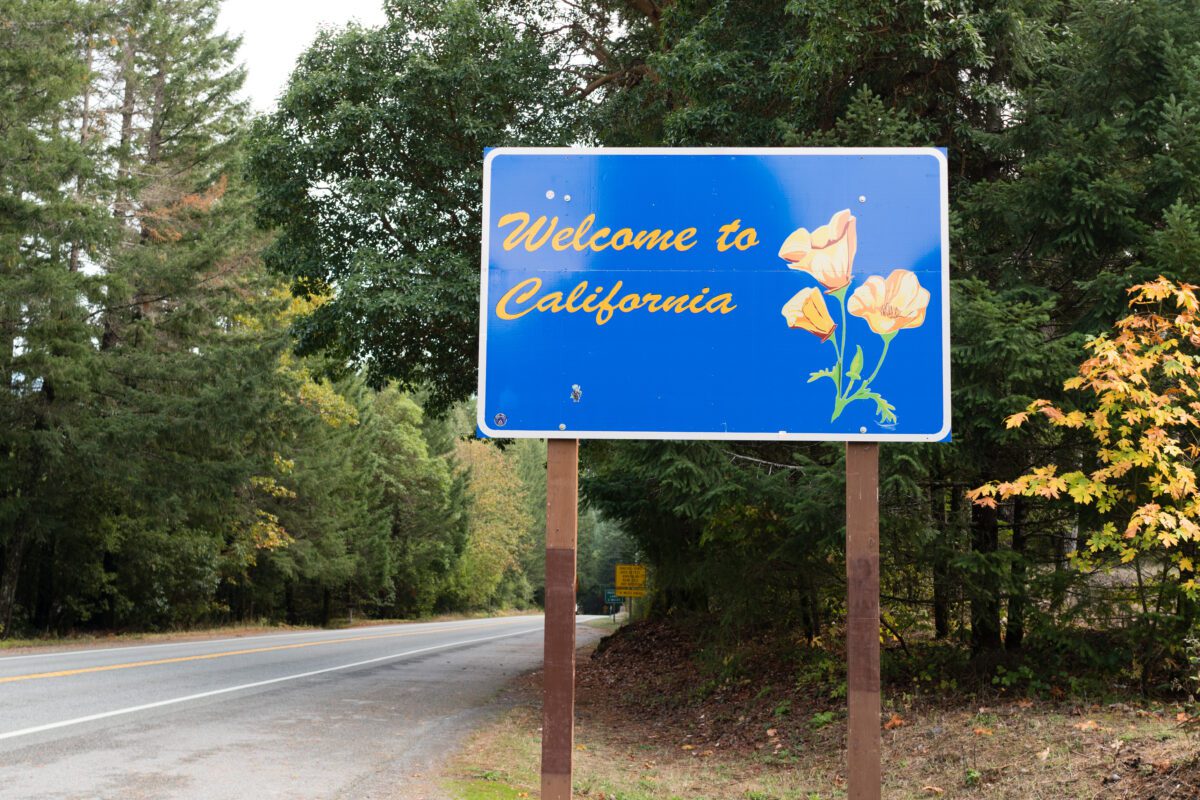 Welcome to California State Highway Entrance Sign - Texas View