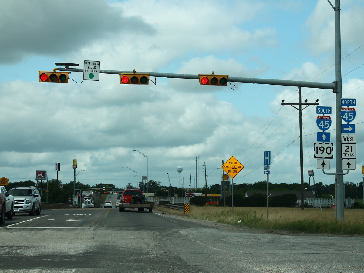 Why Texas Traffic Lights Are Sideways - Texas View