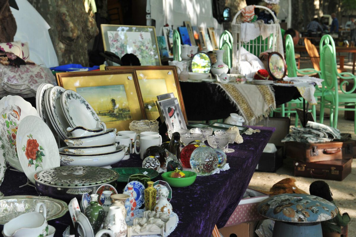 Flea markets are the best places to find antiques and second hand items - Texas View