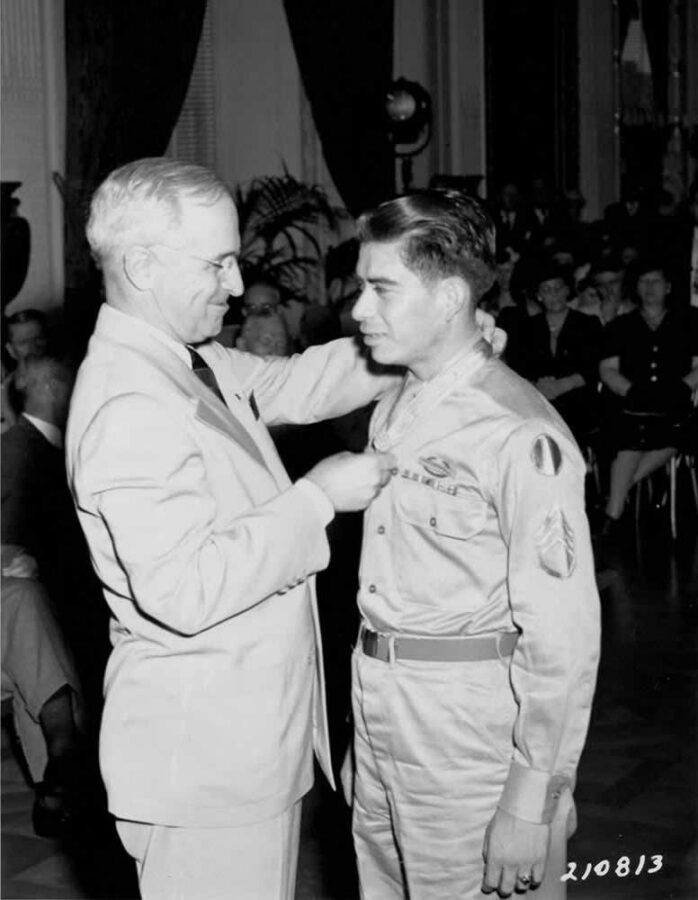 President Harry Truman awards the Congressional Medal of Honor to Macario Garcia in 1945 - Texas View